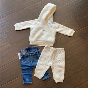 NWT Baby Gap 3 piece set size 3/6 months